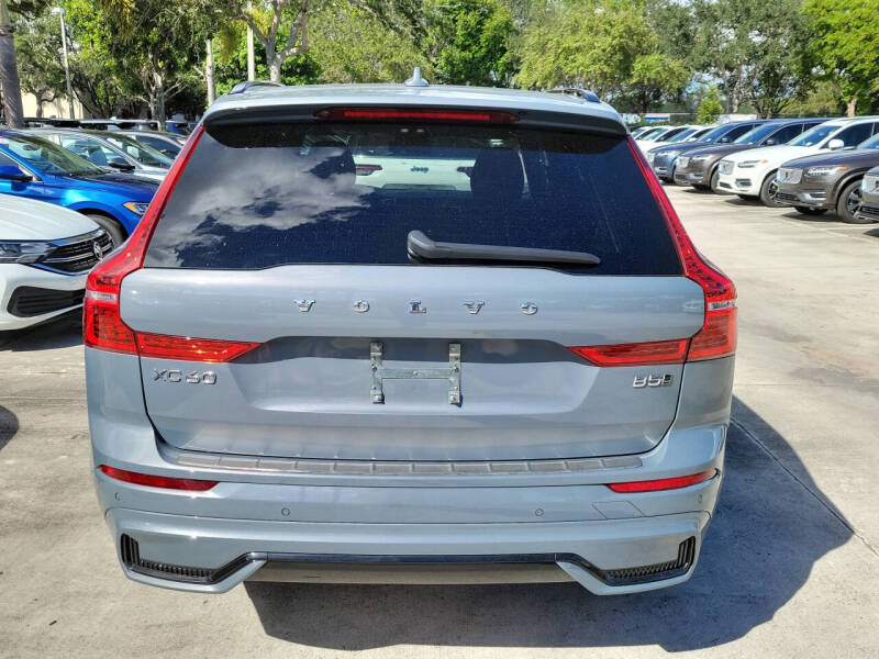 2024 Volvo XC60 B5 Plus Dark Theme