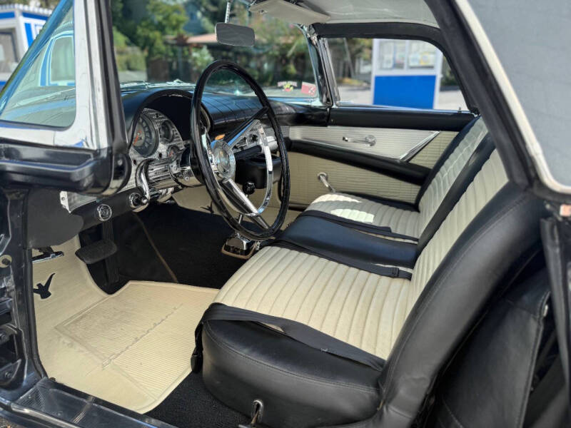 1957 Ford Thunderbird