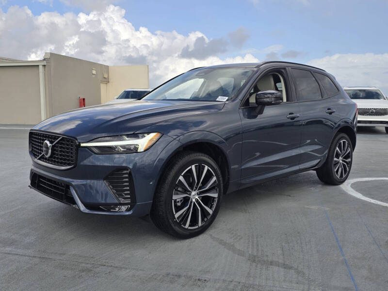 2025 Volvo XC60 B5 Plus Dark Theme