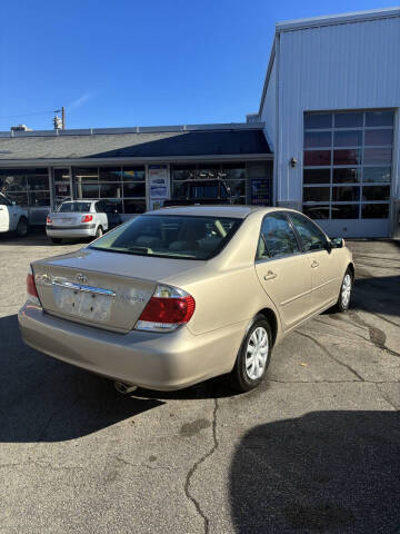 2005 Toyota Camry LE