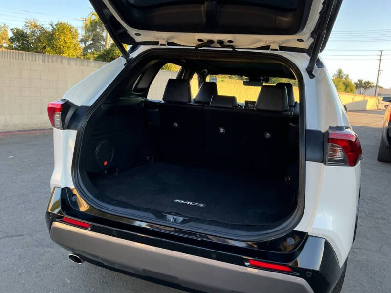 2020 Toyota RAV4 Hybrid XSE