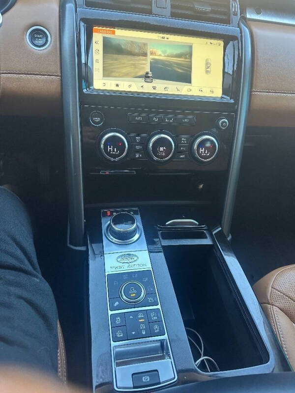 2017 Land Rover Discovery First Edition