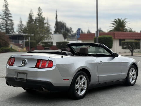 2012 Ford Mustang V6