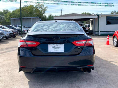 2020 Toyota Camry SE