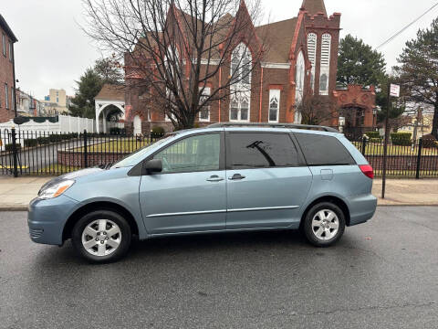 2005 Toyota Sienna for sale at Cars Trader New York in Brooklyn NY