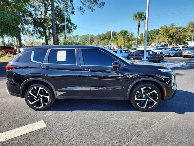 2022 Mitsubishi Outlander SE