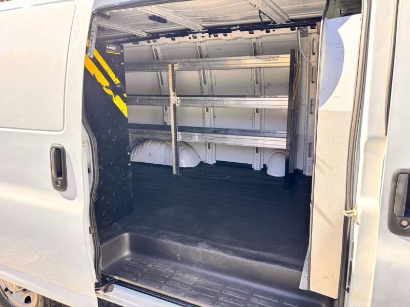 2023 Chevrolet Express 2500