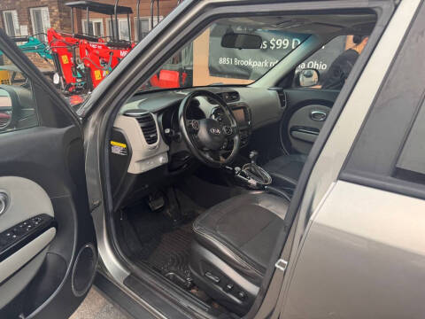 2016 Kia Soul +