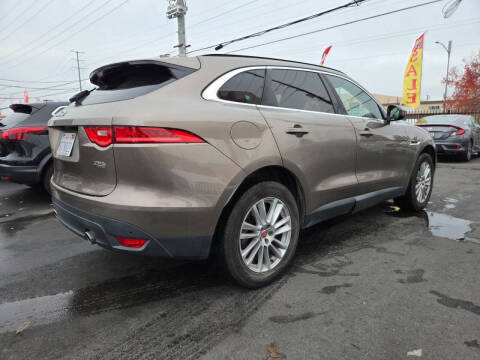 2017 Jaguar F-PACE 35t Prestige