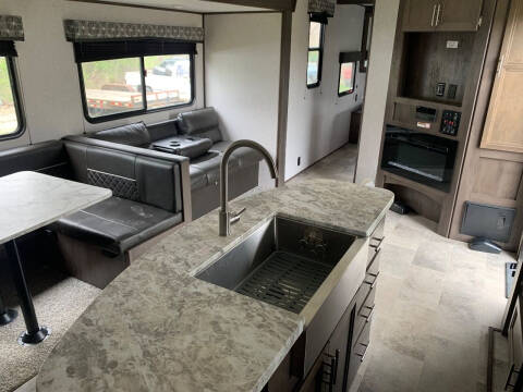 2020 Dutchmen Coleman Lantern 337BH