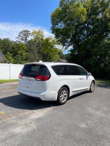 2017 Chrysler Pacifica Touring-L Plus