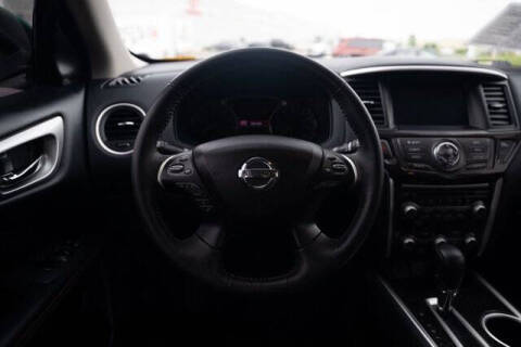 2020 Nissan Pathfinder SV