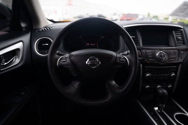 2020 Nissan Pathfinder SV