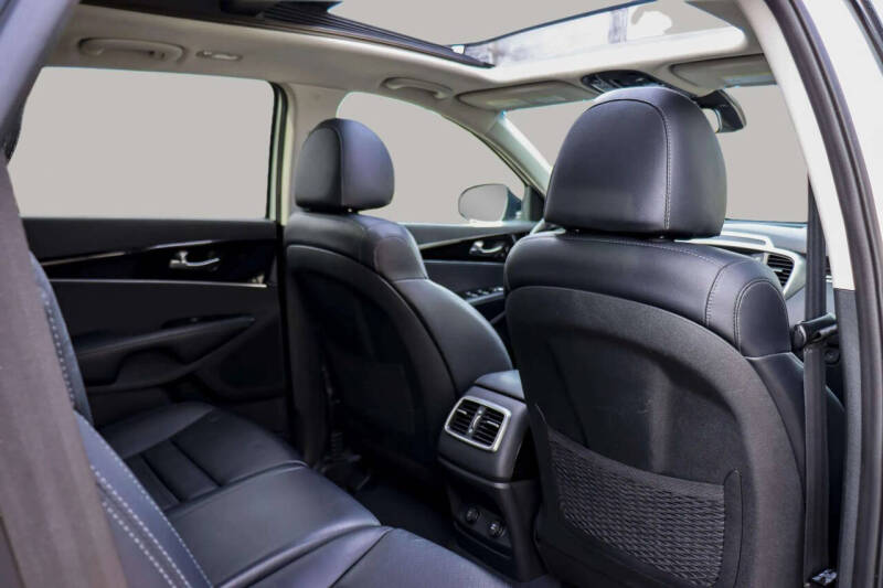 2020 Kia Sorento EX V6