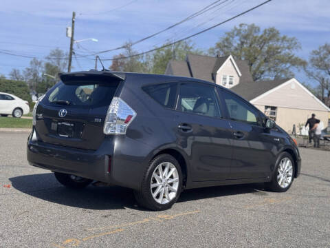 2013 Toyota Prius v Five