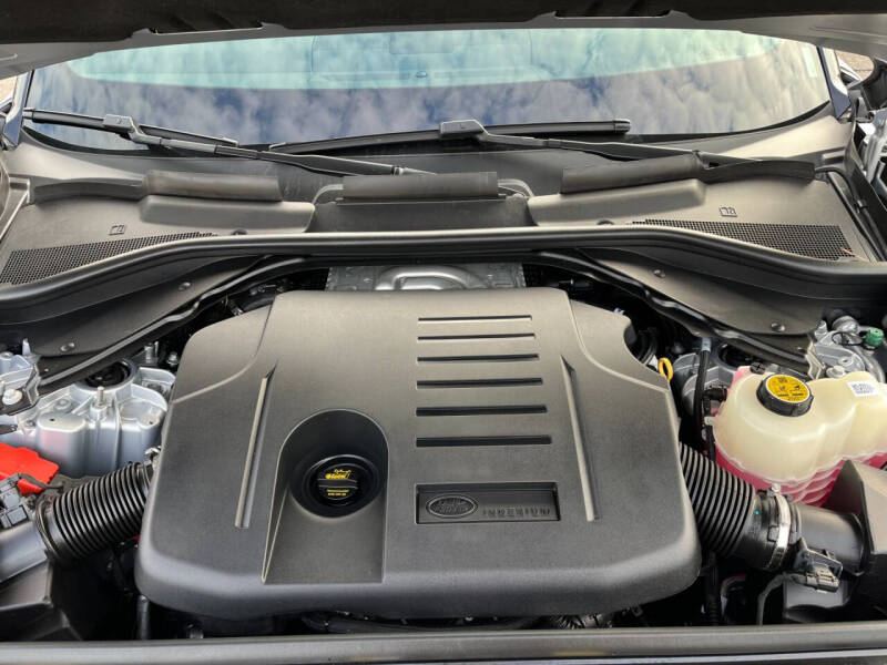 2025 Land Rover Range Rover P400 SE