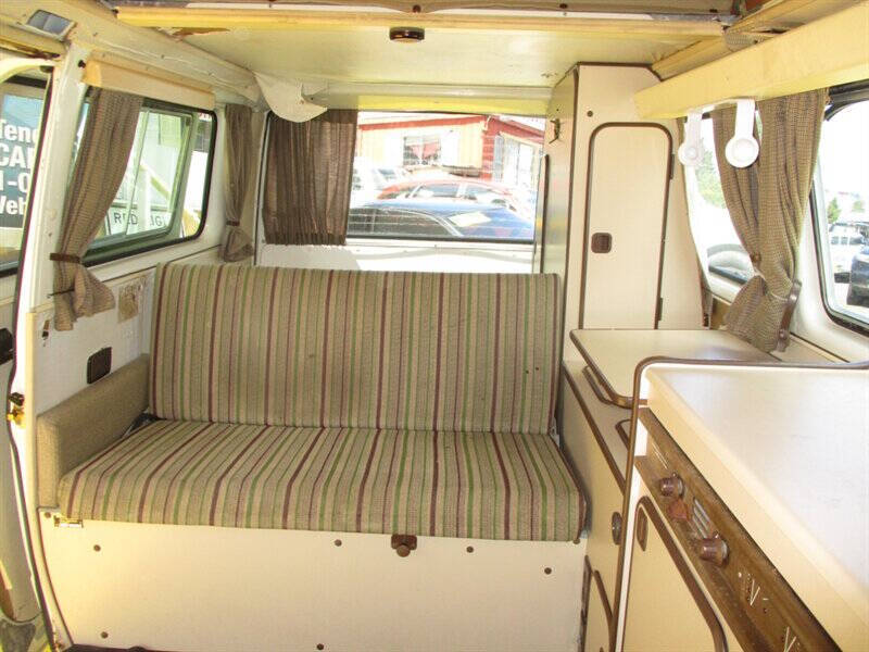1982 Volkswagen Vanagon Camper