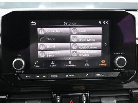 2022 Nissan Pathfinder SV