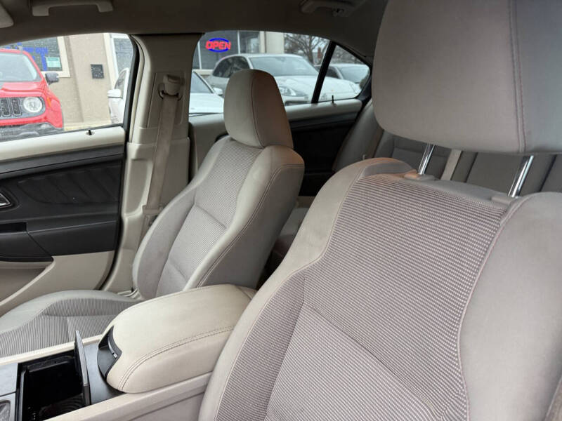2011 Ford Taurus SEL