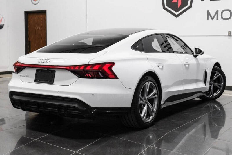 2022 Audi e-tron GT quattro Premium Plus