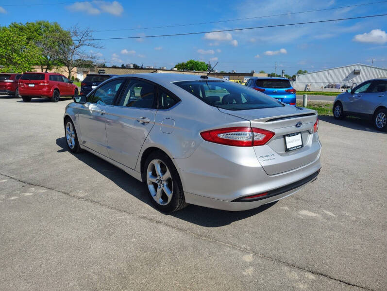 2016 Ford Fusion SE