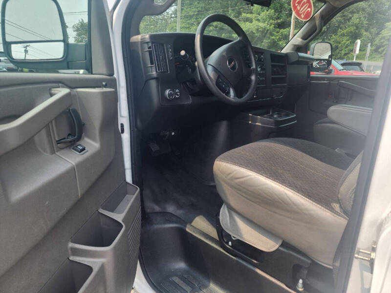 2023 GMC Savana 2500