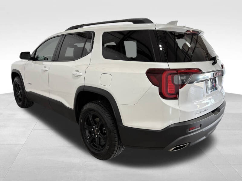 2022 GMC Acadia AT4