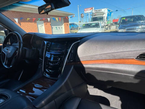 2018 Cadillac Escalade ESV Luxury