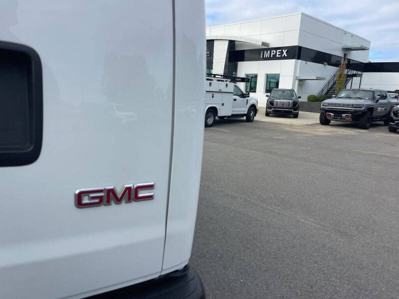 2023 GMC Savana 2500