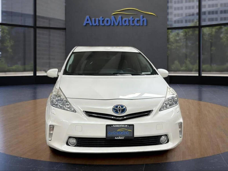 2013 Toyota Prius v Five