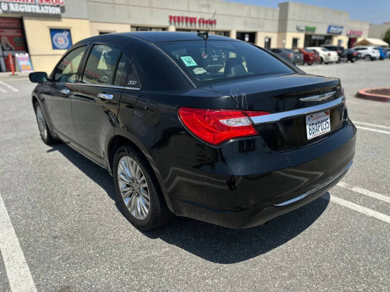 2011 Chrysler 200 Limited