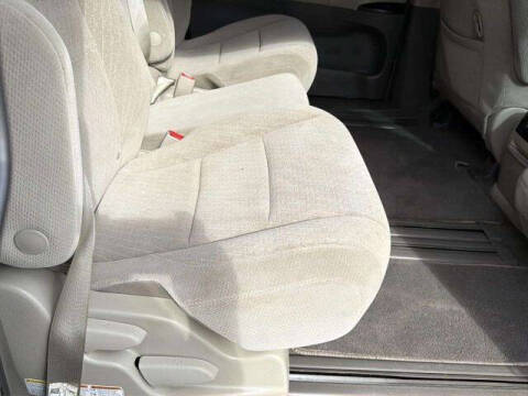 2019 Toyota Sienna LE 8-Passenger