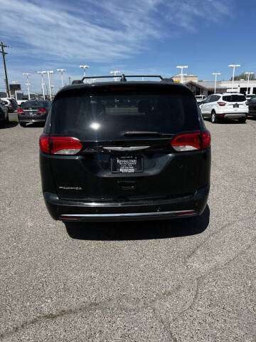 2017 Chrysler Pacifica Touring Plus