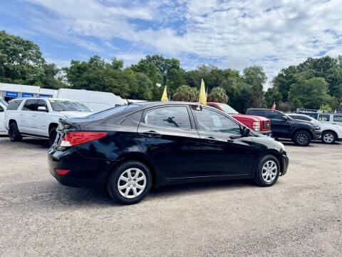 2012 Hyundai Accent GLS