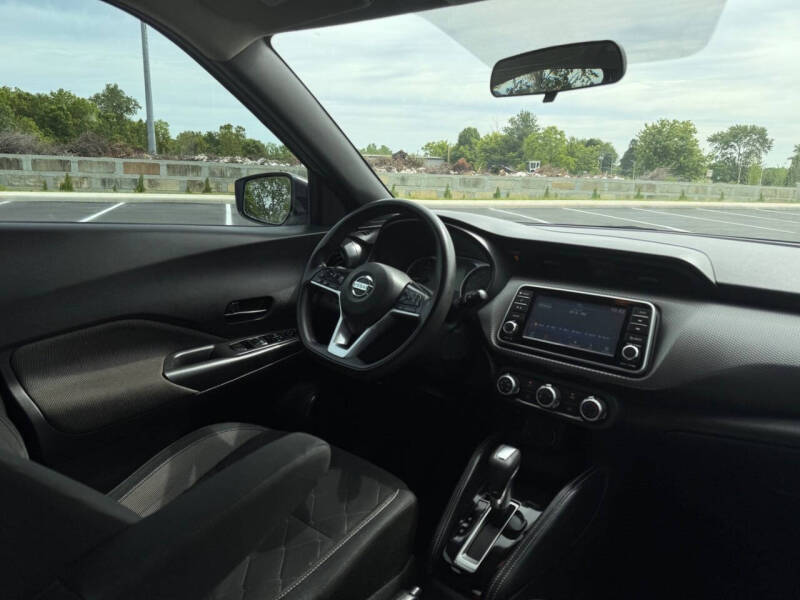 2019 Nissan Kicks S