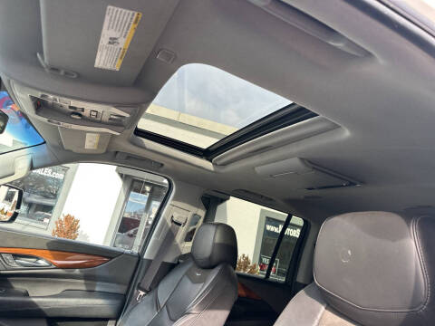 2017 Cadillac Escalade ESV Premium Luxury