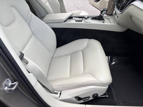 2019 Volvo S60 T6 Momentum