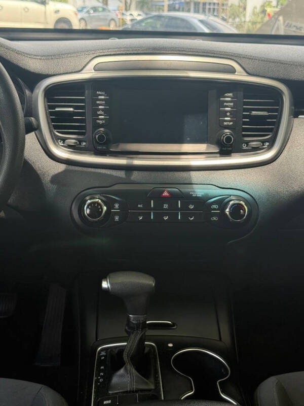 2019 Kia Sorento LX