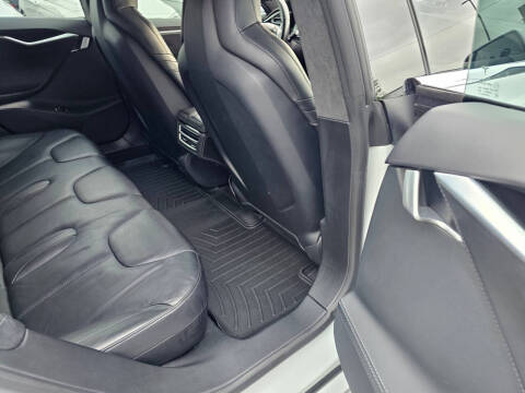 2015 Tesla Model S 70D