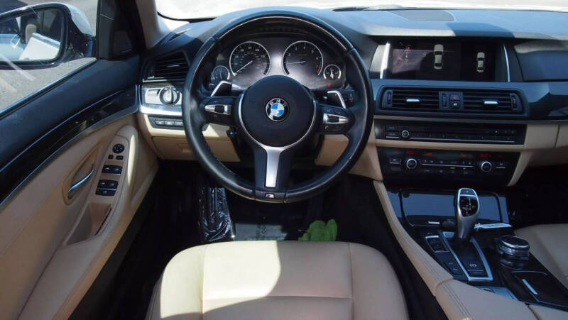 2016 BMW 5 Series 528i