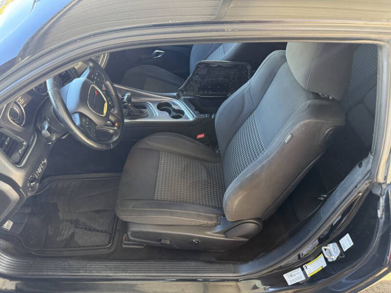 2015 Dodge Challenger SXT