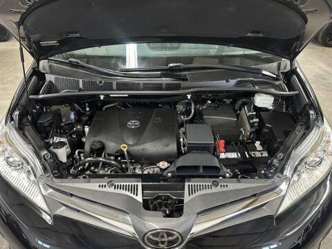 2019 Toyota Sienna XLE 8-Passenger
