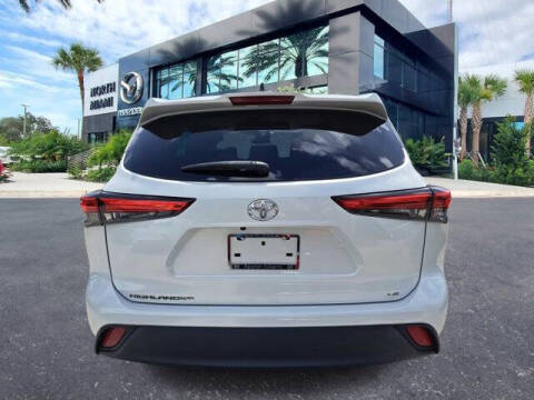 2022 Toyota Highlander LE