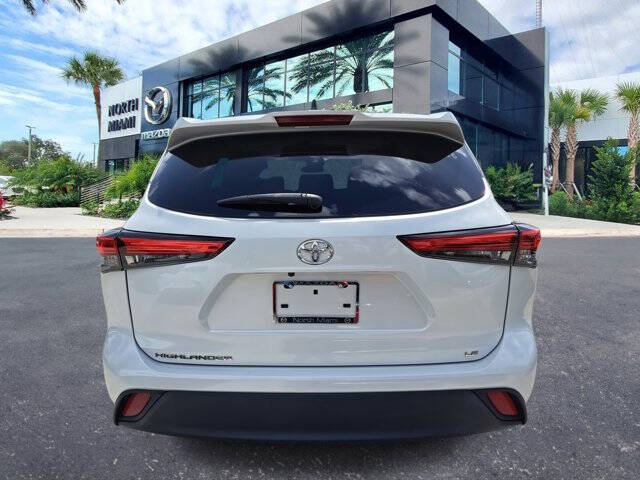 2022 Toyota Highlander LE