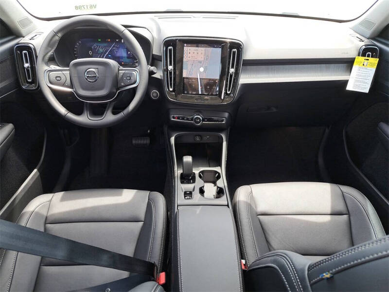 2026 Volvo XC40 B4 Core