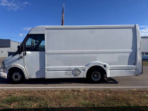 2014 Isuzu UTILIMASTER VAN