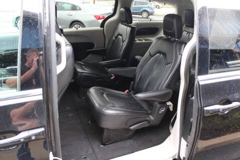 2022 Chrysler Pacifica Touring L