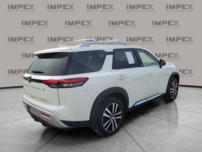 2024 Nissan Pathfinder Platinum