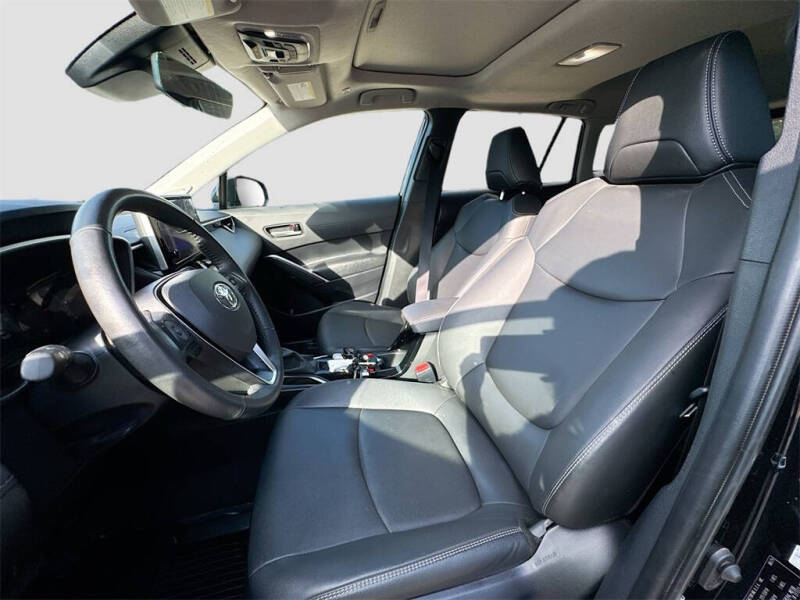 2024 Toyota Corolla Cross XLE