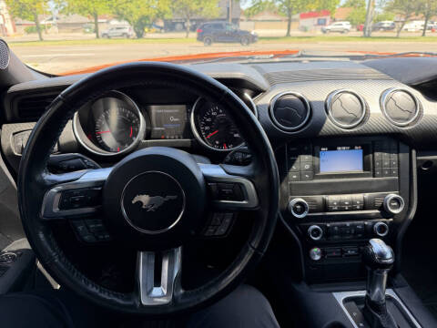 2021 Ford Mustang EcoBoost